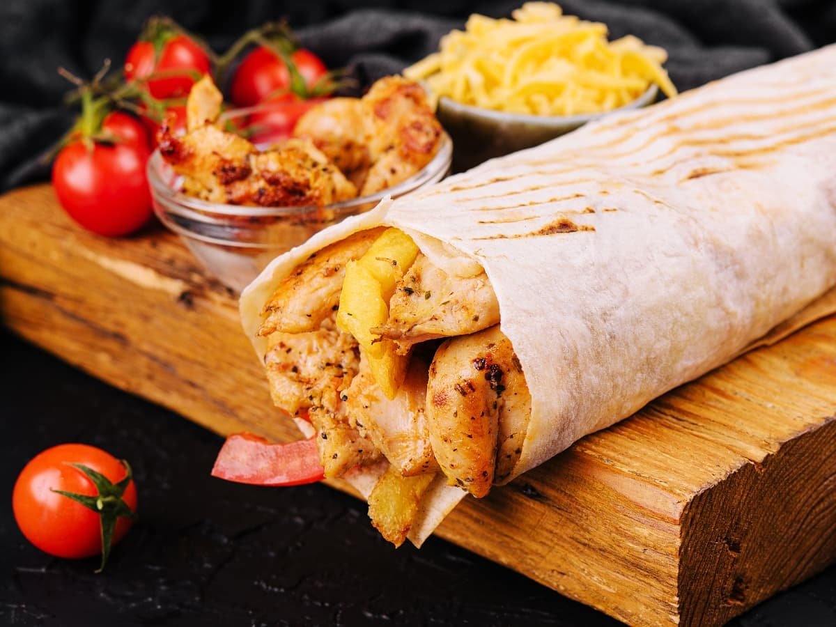 Menú Mediodía de Ketaco con kebab, patatas y bebida a precio cerrado